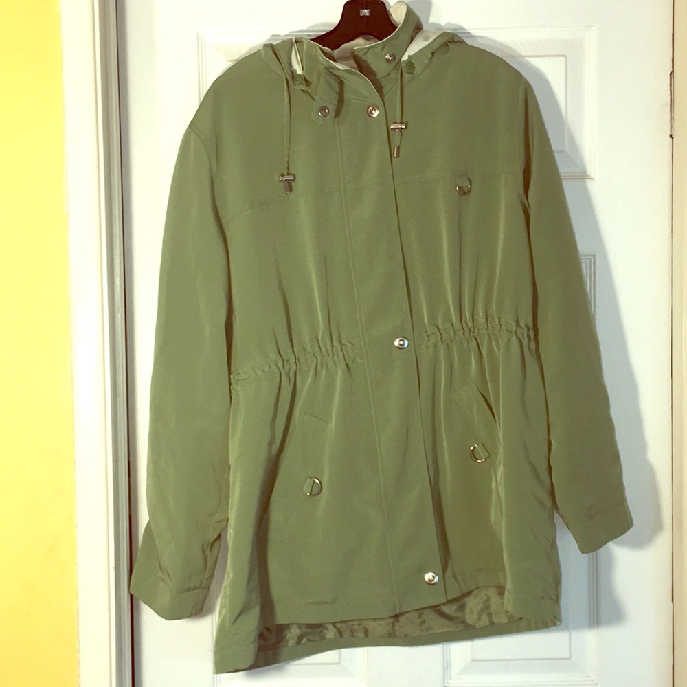 North Crest Classic Rain Coat!! Very niceee